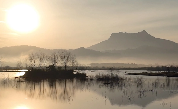 จุดปักหมุดใหม่ "กระบี่" แสงแรกที่เขาพนมเบญจา