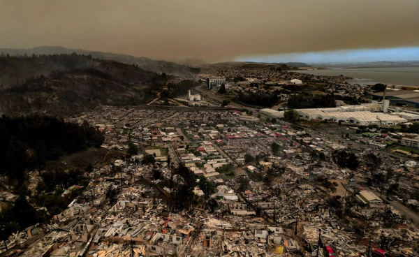 “ชิลี” ประกาศภัยพิบัติ หลังไฟป่าคร่าแล้ว 19 ราย สั่งอพยพกว่า 50,000 คน