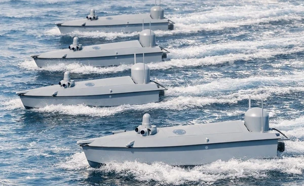 ตุรกีเปิดตัว PIRANA เรือโดรนผิวน้ำพลีชีพความเร็วสูง โจมตีแบบฝูงบินระยะไกลกว่า 230 ไมล์