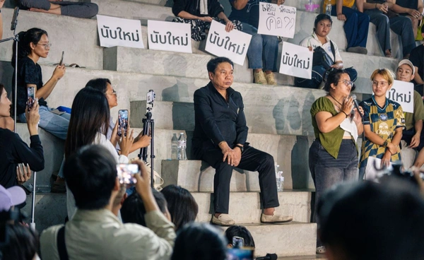 สรุป "ชลบุรี เขต 1" พลังประชาชนปักหลักข้ามคืน กดดัน กกต. นับคะแนนใหม่