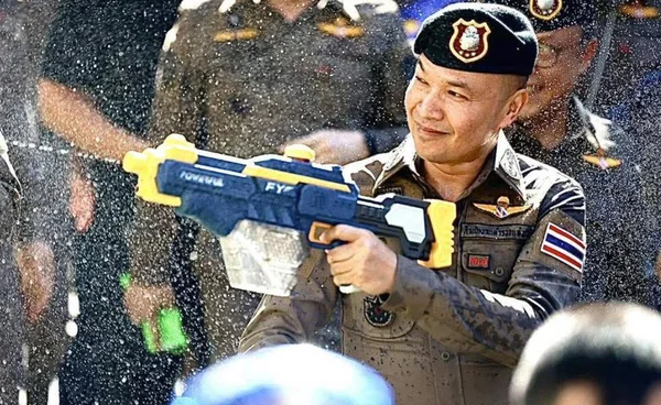 สงกรานต์ 2569 เล่นน้ำปลอดภัย ตำรวจย้ำกติกาห้ามเสี่ยง
