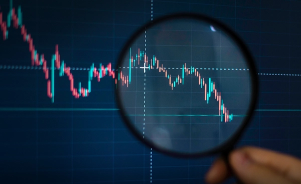 "หุ้นไทย" เสี่ยงลงต่อ สงคราม-การเมืองกดดัน "โกลเบล็ก" แนะเก็บ Domestic Play หลบภัย แนวรับสำคัญ 1,380