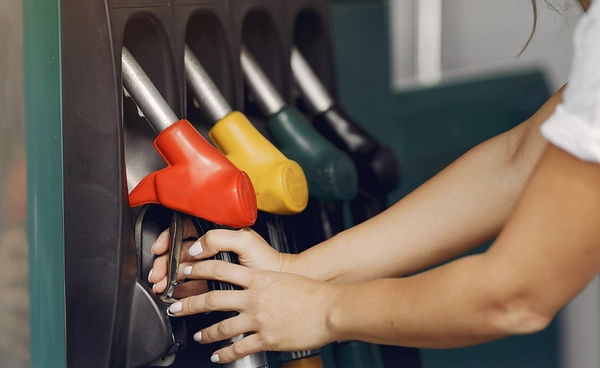 น้ำมันไทยปรับฐานใหญ่ รับแรงกระแทกไฟสงครามตะวันออกกลาง