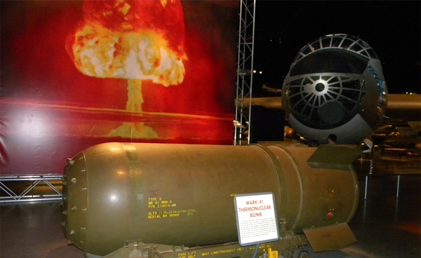 ระเบิดนิวเคลียร์อาจลูกละ 640 ล้านบาท แต่เฉพาะต้นทุนการผลิต ส่วนค่ารักษาสภาพไม่น้อยกว่าหมื่นล้านบาท