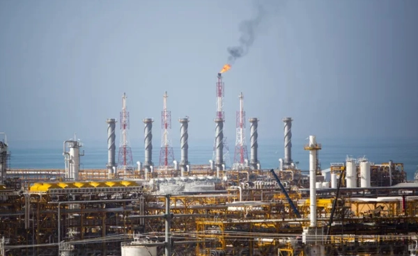 แหล่งพลังงานทั่วตะวันออกกลางถูกโจมตีหนัก ซ้ำเติมวิกฤตพลังงานทั่วโลก