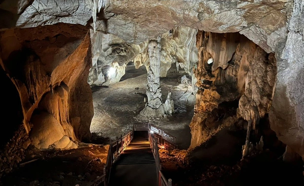 ชวนเที่ยว "ถ้ำเขาเตาหม้อ" สัมผัสอัญมณีทางธรรมชาติ