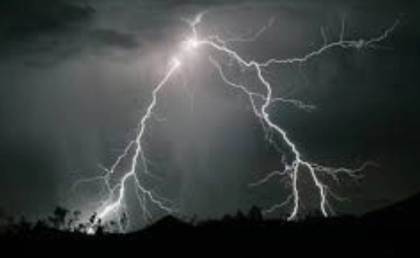 “พายุฤดูร้อน” 23-25 ก.พ.นี้  บริเวณประเทศไทยตอนบน  ระวังฝนฟ้าคะนอง ลมกระโชกแรง