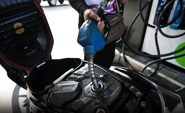 คลัง ชง พ.ร.ก.ค้ำกองทุนน้ำมัน  ติดรัฐบาลรักษาการ  รอรัฐบาลใหม่ เดินเกมต่อ