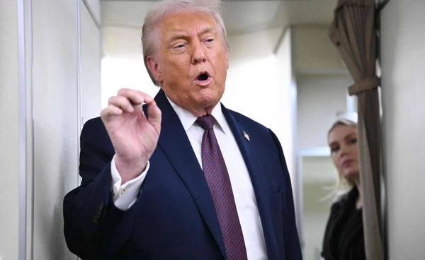 ทรัมป์ชี้ อังกฤษทำธุรกิจกับจีน "สุดอันตราย"