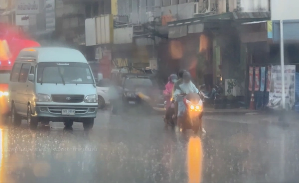 พายุระลอกใหม่! ฝนถล่มแม่สายอุณหภูมิลดฮวบ  