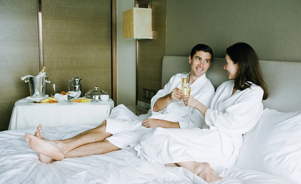 หนุ่มฮ่องกงเตือนภัย ตกเป็นเหยื่อถูกแอบถ่าย ด้วยกล้องที่ซ่อนอยู่ในโรงแรมในเมืองเซินเจิ้น