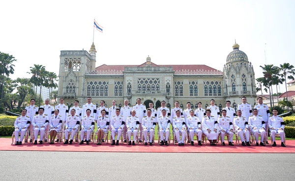 เปิดภาพหมู่ “ครม.อนุทิน 2” หน้าตึกไทยคู่ฟ้า เตรียมเข้าเฝ้าฯ เย็นนี้
