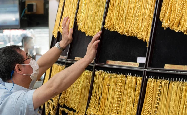 ทองคำพุ่งทะลุ 80,000 บาท รับแรงตะวันออกกลาง