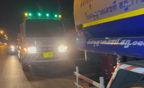 คนตื่นสงคราม น้ำมันเถื่อนทะลัก 1.5 หมื่นลิตร 