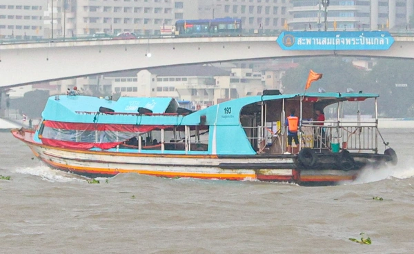เรือด่วนเจ้าพระยา ปรับลดค่าโดยสารลงอีก 1 บาท เริ่ม 1 พ.ค.นี้