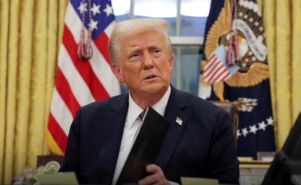 ศาลสั่ง "ทรัมป์" คืนภาษี มูลค่ากว่าแสนล้านกับคู่ค้า ด้าน "คลัง" สู้ไม่ถอยเดินหน้าเก็บ 15%