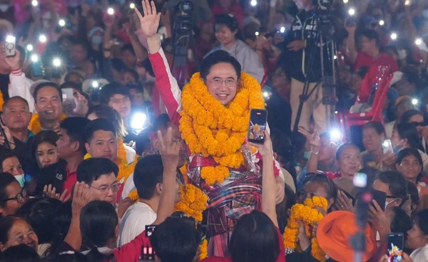 “สร้างเศรษฐีเงินล้าน วันละ 9 คน” แคมเปญหาเสียงที่อยู่นอกเอกสาร กกต.?