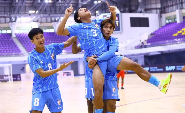 อินเดีย พาวเวอร์เพลย์ เจ๊า เนปาล  3-3