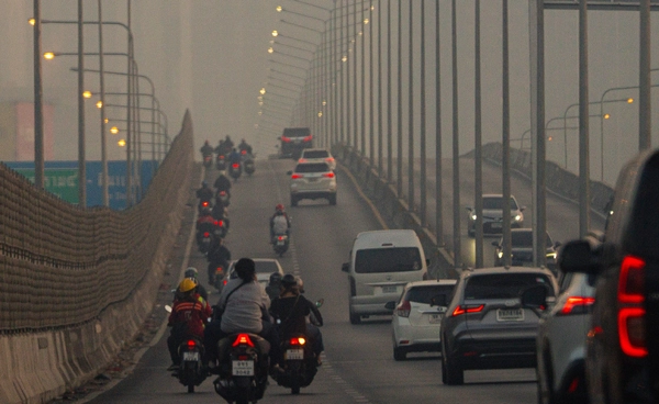 ฝุ่น PM2.5 เช้านี้แตะสีส้ม–แดง กทม. เตือนค่ำนี้ยังพุ่งจากควันตะวันออก