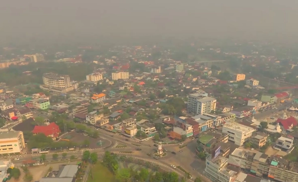 “ลำปาง” ไฟไหม้ป่ารุนแรง แถมฝุ่นพิษคลุมเมือง กระทบสุขภาพประชาชน