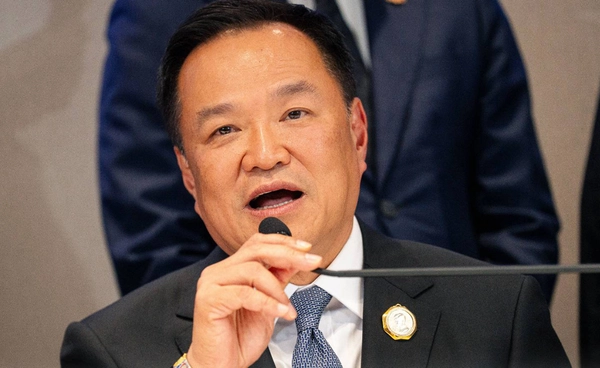 อนุทินออกคำสั่งนายกฯ คุมส่งออกน้ำมัน สำรองเพิ่มรับวิกฤตตะวันออกกลาง