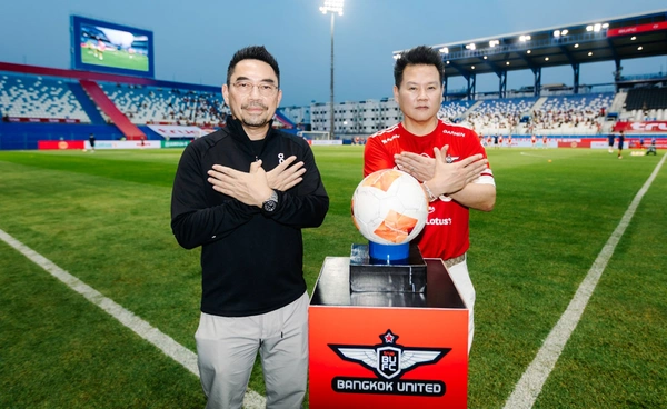 ทรู จัดเต็มบิ๊กแมตช์ “แข้งเทพ vs กิเลนผยอง” อัพความสุขลูกค้า