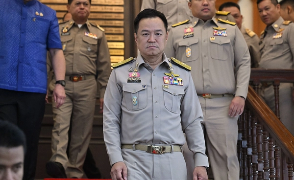 นายกฯ ปลุกใจ 3 รมช. มหาดไทย ย้ำทำงานเชิงรุกลุยหนักเหมือน รัฐมนตรีว่าการ"