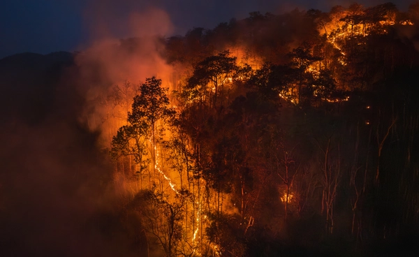 อากาศร้อนเสี่ยงไฟไหม้ แม้ไม่ใช่สาเหตุโดยตรง แต่เพิ่มโอกาสเกิดง่าย ดับยาก ลุกลามเร็ว