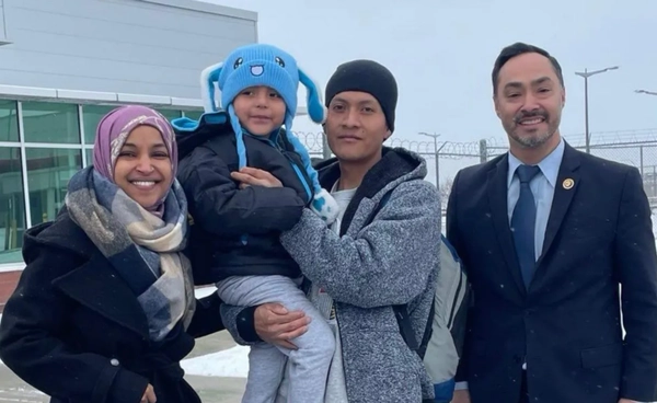 ศาลสหรัฐฯ สั่งปล่อยตัวเด็ก 5 ขวบ ที่ถูก ICE จับจากรัฐมินนิโซตาพร้อมกับพ่อแล้ว 