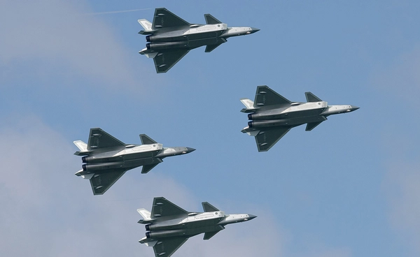 จีนจ่อประจำการเครื่องบินรบสเตลธ์ J-20 ครบ 1,000 ลำ ภายในปี 2030