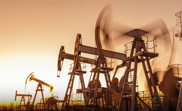 น้ำมันโลกผันผวนแรง ”คลัง“เล็งกู้เงินพยุงกองทุน ยันยังรองรับได้ 2–3 หมื่นล้าน