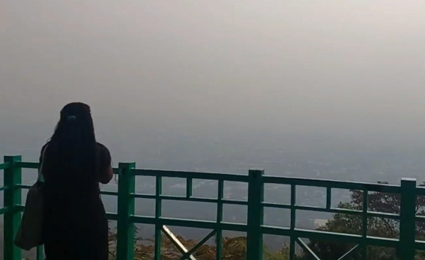 เชียงใหม่อ่วม! จมฝุ่นพิษ PM2.5 มองเห็นตัวเมืองเลือนราง