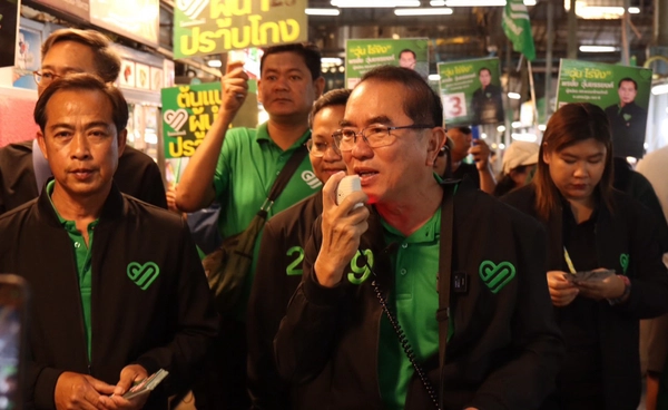 หมอวรงค์ ลงพื้นที่นครปฐม หนุนผู้สมัคร ชูนโยบายเลิกแบงก์ใหญ่ตัดเงินเทา