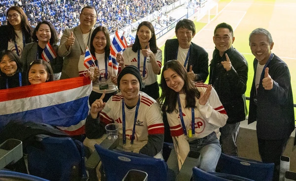 หวานฉ่ำโอซาก้า! "เบลล่า ราณี"  ควง "วิล ชวิณ" เชียร์ทรู แบงค็อกฯ 