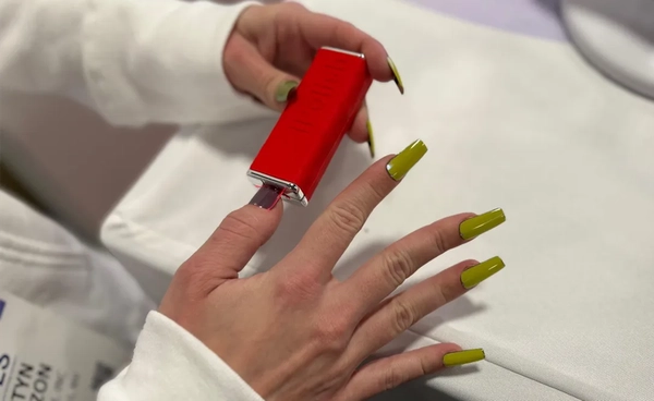 เล็บปลอมอัจฉริยะ “iPolish” เปลี่ยนสีได้ทันที ภายใน 5 วิ เปิดตัวในงาน CES 2026