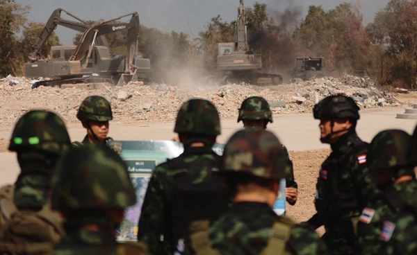 ทหารช่าง ช.1 รื้อถอนสิ่งปลูกสร้างรุกล้ำชายแดน คืนอธิปไตยไทย