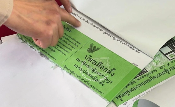 รวมสารพัดปัญหาเลือกตั้ง เปิดคูหาเพียงครึ่งวัน รายชื่อหาย ข้อมูลผู้สมัครไม่ครบ ยัน กปน. ฉีกบัตรผิด