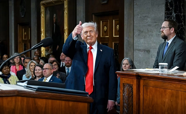 “ทรัมป์” อ้างผลงานตนเองดันตลาดหุ้นสหรัฐฯ นิวไฮ 53 ครั้ง จ่ออัดฉีดเงินออมเกษียณ 1,000 ดอลลาร์ ในปีหน้า 