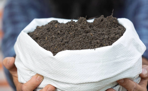 พาณิชย์ย้ำสต็อกปุ๋ยพอใช้ คุมเข้มราคาขายทั่วประเทศ