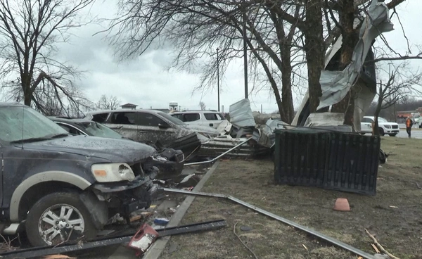 ทอร์นาโดถล่ม “รัฐมิชิแกน” สหรัฐฯ เสียชีวิตอย่างน้อย 8 ราย