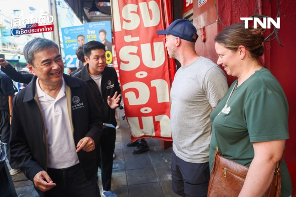 รูป-ประมวลภาพ(เมื่อวันที่ 30 ธ.ค.68) “อภิสิทธิ์” ลงพื้นที่บางรัก ช่วย “พีรวุฒิ” เขต 1 หาเสียง มั้นใจนโยบาย บุคลากร มัดใจคนกรุง-11