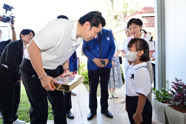 รูป-ซีอีโอซีพี ‘ศุภชัย เจียรวนนท์‘ มอบศูนย์ปฏิบัติธรรมฯแก่สถานสงเคราะห์เด็กหญิงบ้านราชวิถี -4