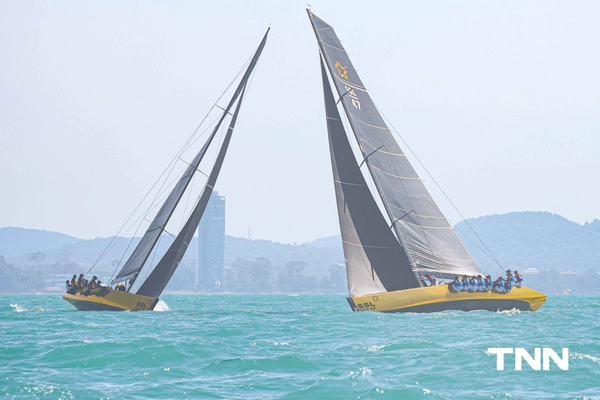 รูป-ประมวลภาพ พระราชินี ทรงนำนักกีฬาเรือใบทีมชาติไทย แข่งขันเก็บคะแนนวันที่ 1 ของกีฬาเรือใบ ประเภทเรือคีลโบท SSL47  ซีเกมส์ ครั้งที่ 33-10
