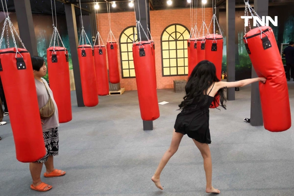 รูป-เครียดนักก็มาลงที่นี่ "อันธพาลตีเกมส์" ชูไฮไลต์โซนทุบรถและสนามมวย พื้นที่ปลอดภัยสำหรับคนอยากปลดปล่อยความเครียด-7