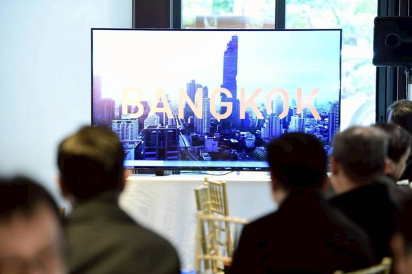 รูป-MEA จับมือ กทม. พลิกโฉม "ถนนวิทยุ" สู่มหานครไร้สาย -9