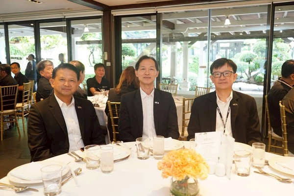 รูป-MEA จับมือ กทม. พลิกโฉม "ถนนวิทยุ" สู่มหานครไร้สาย -10