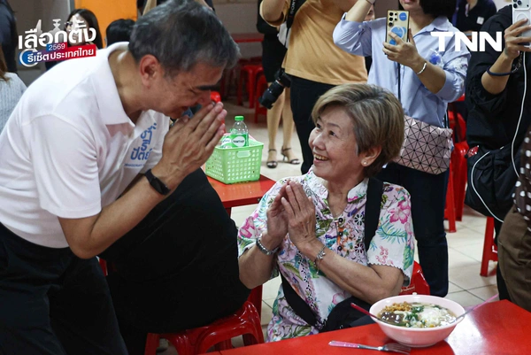 รูป-"มาร์ค" นำทีม ปชป. บุกกรุงฯ ชูนโยบาย "รถไฟฟ้า 5-30 บาท" ดัน พ.ร.บ.อากาศสะอาด แก้ฝุ่น PM 2.5-30