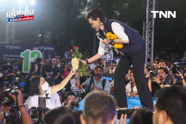 รูป-"อนุทิน" นำทัพใหญ่เปิดปราศรัยเวที กทม. ครั้งแรก-15