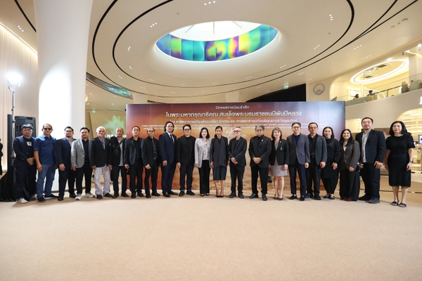 รูป-2 ศิลปินแห่งชาติ ผสานพลังศิลปินชั้นนำไทย สร้างสรรค์นิทรรศการศิลปกรรมทรงคุณค่า-13