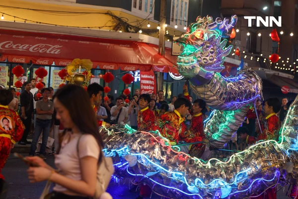 รูป-เช็กอินตรุษจีนบรรทัดทอง 2026 ชมมังกรทอง 30 เมตร-ล่าแต้มมงคลแลกอั่งเปา จัดเต็มความเฮงถึง 22 ก.พ. 69-18